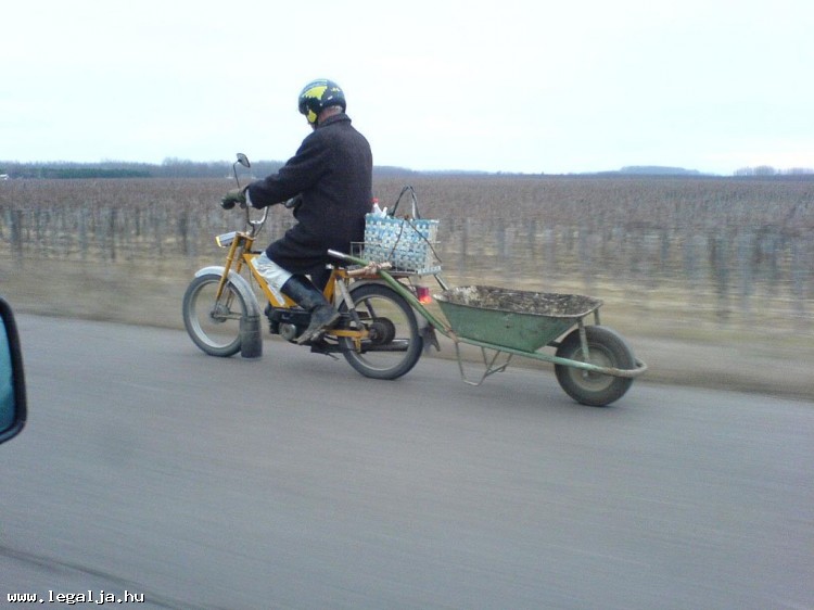 [Kép: 20070701_utanfuto.jpg]